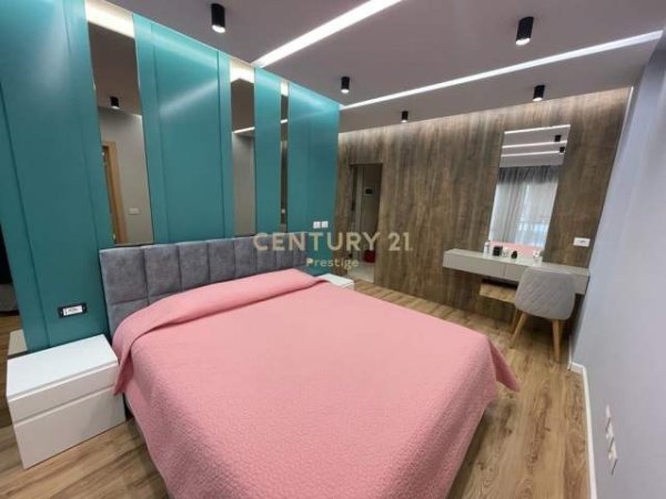 Tirane, jepet me qera apartament Kati 6, 112 m² 650 Euro (Tirana, Albania)