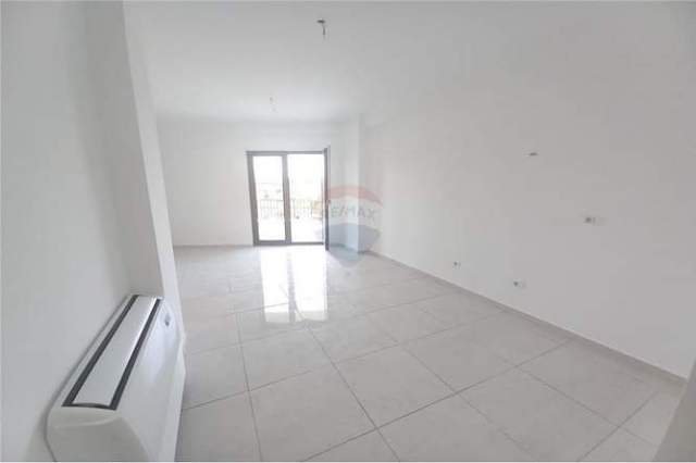 Tirane, jepet me qera apartament Kati 4, 117 m² 600 Euro (Bulevardi Zogu I)
