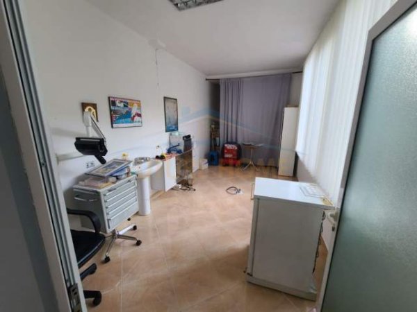 Tirane, shitet ambjent biznesi Kati 0, 84 m² 91000 Euro (Rruga e Thesarit)