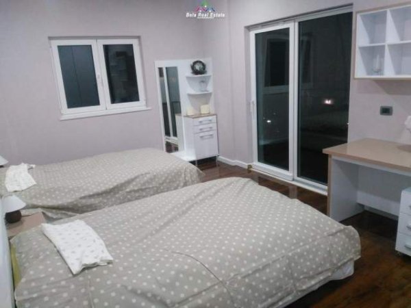 Tirane, jepet me qera Vile 3 Katshe Kati 3, 400 m² 2500 Euro (Mjull-Bathore)