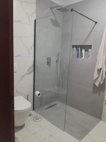 Tirane, jepet me qera apartament 1+1 Kati 2, 72 m² 500 Euro (Rruga e Elbasanit)