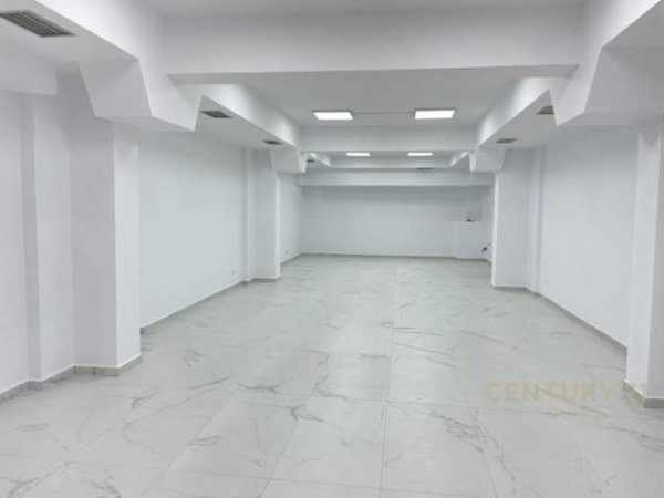 Tirane, jepet me qera ambjent biznesi Kati 0, 100 m² 700 Euro (Rruga Irfan Tomini, Selitë)