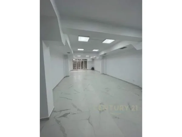 Tirane, jepet me qera ambjent biznesi Kati 0, 100 m² 700 Euro (Rruga Irfan Tomini, Selitë)