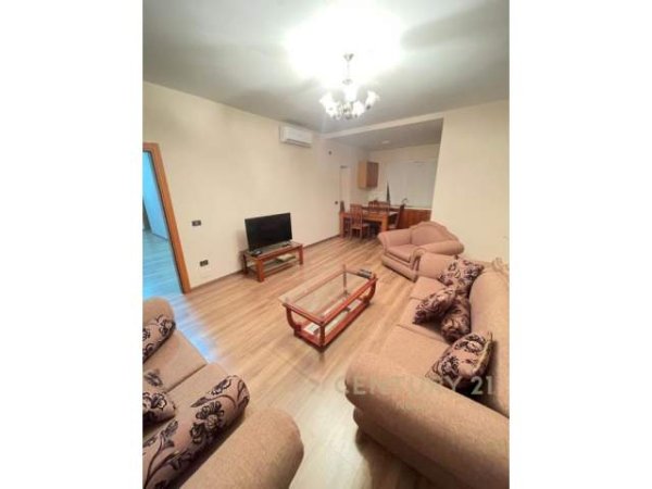 Tirane, jepet me qera apartament 3+1+BLK Kati 7, 143 m² 800 Euro (ish Bllok)