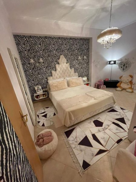 Tirane, shitet apartament 2+1+BLK Kati 3, 114 m² 160.000 Euro (Rruga e Kavajes)