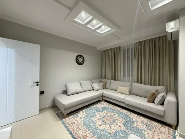 Tirane, jepet me qera apartament 2+1 Kati 0, 80 m² 550 € (Rruga 5 Maji)