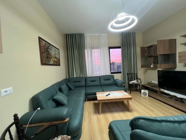 Tirane, jepet me qera apartament Kati 6, 95 m² 800 €