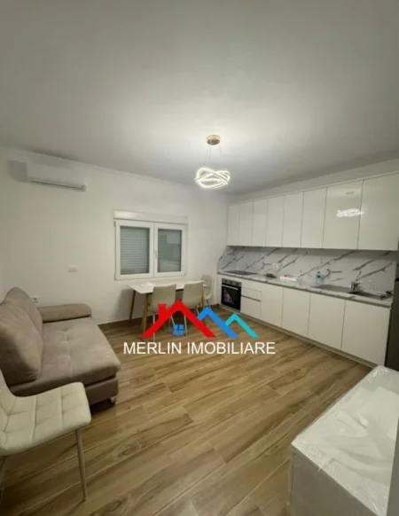 Tirane, jepet me qera apartament 1+1+Ballkon Kati 2, 80 m² 414 € (RRUGA ISLAM RUSI,SHKOZE)