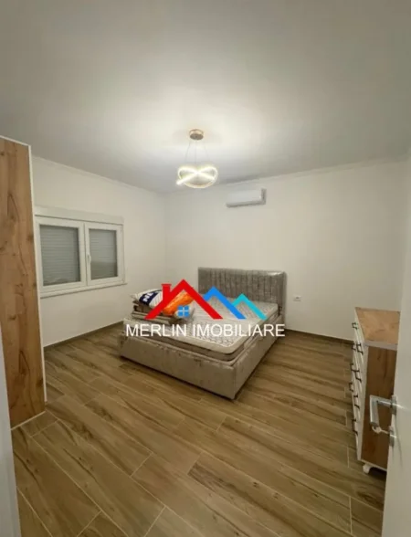 Tirane, jepet me qera apartament 1+1+Ballkon Kati 2, 80 m² 414 € (RRUGA ISLAM RUSI,SHKOZE)