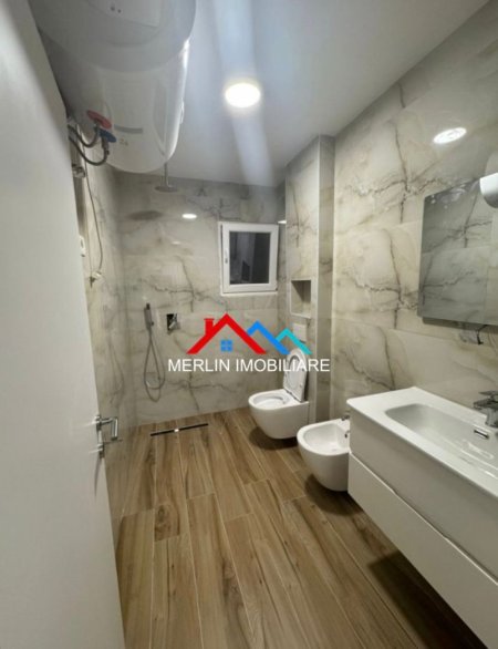 Tirane, jepet me qera apartament 1+1+Ballkon Kati 2, 80 m² 414 € (RRUGA ISLAM RUSI,SHKOZE)