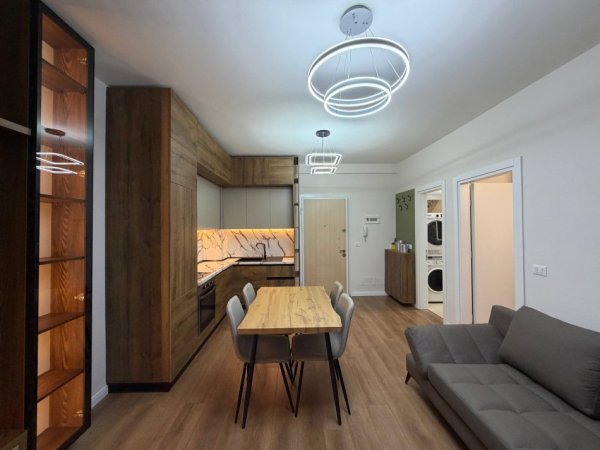 Tirane, jepet me qera apartament 1+1 Kati 1, 60 m² 750 € (Kika 2 tek Komuna e Parisit.)