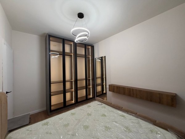 Tirane, jepet me qera apartament 1+1 Kati 1, 60 m² 750 € (Kika 2 tek Komuna e Parisit.)