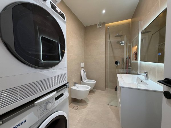 Tirane, jepet me qera apartament 1+1 Kati 1, 60 m² 750 € (Kika 2 tek Komuna e Parisit.)