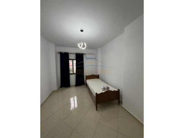 Tirane, jepet me qera apartament Kati 4, 90 m² 600 € 