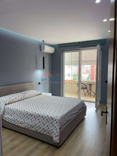 Tirane, jepet me qera apartament 2+1+Ballkon Kati 7, 107 m² 650 € 