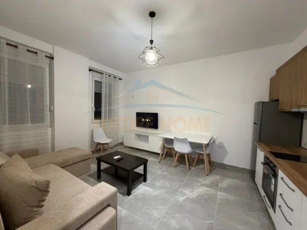 Tirane, jepet me qera apartament 1+1+Post Parkimi  Kati 4, 58 m² 500 € (KOMPLEKSI TUDAS)  UNA61894