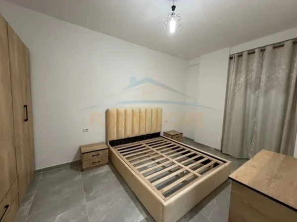 Tirane, jepet me qera apartament 1+1+Post Parkimi  Kati 4, 58 m² 500 € (KOMPLEKSI TUDAS)  UNA61894