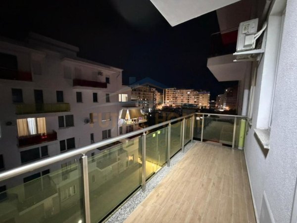 Tirane, jepet me qera apartament 1+1+Post Parkimi  Kati 4, 58 m² 500 € (KOMPLEKSI TUDAS)  UNA61894
