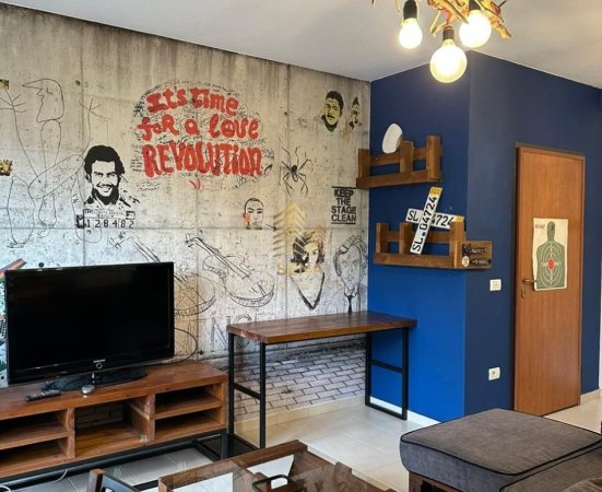 Tirane, jepet me qera apartament 1+1+Ballkon Kati 2, 65 m² 550 € (Rruga Eduard Mano)
