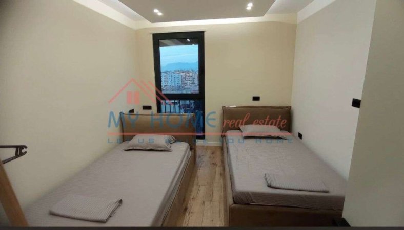 Tirane, jepet me qera apartament 2+1+Ballkon Kati 9, 105 m² 1.400 € (Rruga e Kosovareve)