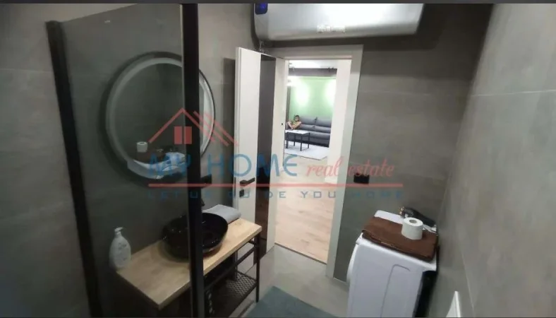 Tirane, jepet me qera apartament 2+1+Ballkon Kati 9, 105 m² 1.400 € (Rruga e Kosovareve)