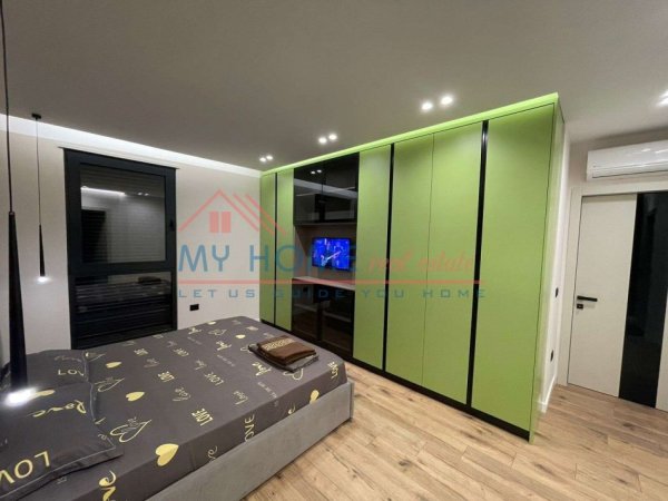 Tirane, jepet me qera apartament 2+1+Ballkon Kati 9, 105 m² 1.400 € (Rruga e Kosovareve)