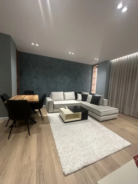 Tirane, jepet me qera apartament 1+1+Ballkon Kati 2, 70 m² 750 € (Rruga Faik Twrnova)