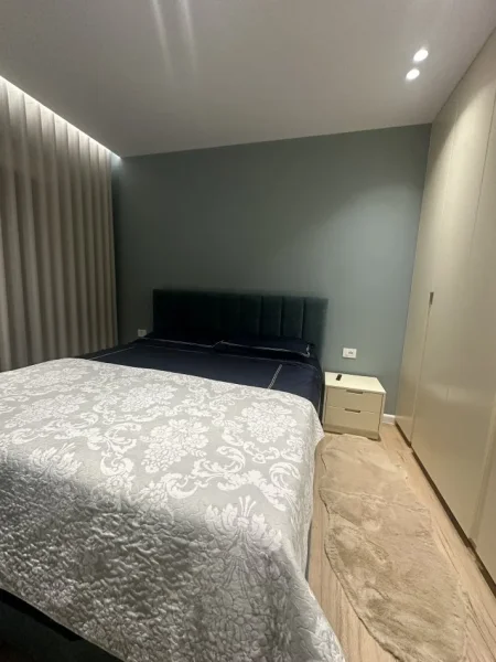 Tirane, jepet me qera apartament 1+1+Ballkon Kati 2, 70 m² 750 € (Rruga Faik Twrnova)