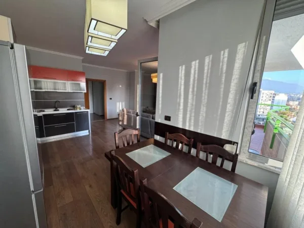 Tirane, jepet me qera apartament 2+1 , 120 m² 825 € (Kompleksi Halili)