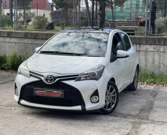 Tirane, makine TOYOTA YARIS Nafte, e bardhë manuale Klima 176.000 km 7.800 €