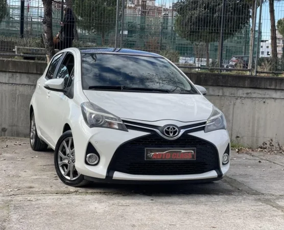 Tirane, makine TOYOTA YARIS Nafte, e bardhë manuale Klima 176.000 km 7.800 €