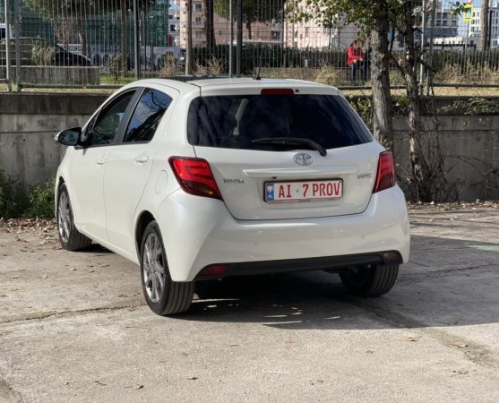 Tirane, makine TOYOTA YARIS Nafte, e bardhë manuale Klima 176.000 km 7.700 €