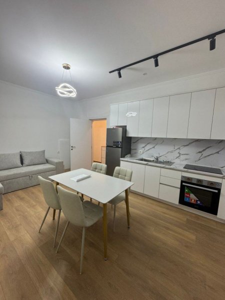 Tirane, jepet me qera apartament 1+1+Ballkon Kati 2, 80 m² 400 € (SHKOZE)