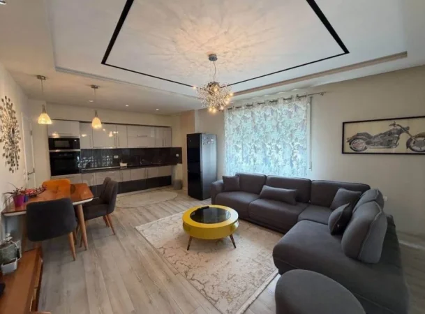 Tirane, jepet me qera apartament 2+1 Kati 5, 89 m² 1.100 € (KIKA 2)
