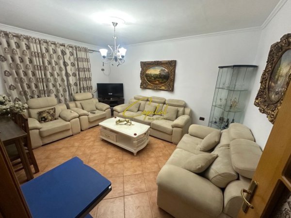 Tirane, jepet me qera apartament 1+1 Kati 5, 55 m² 400 € (OXHAKU)