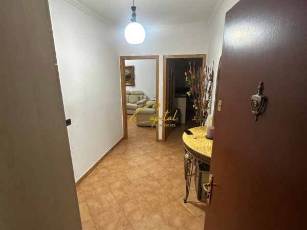 Tirane, jepet me qera apartament 1+1 Kati 5, 55 m² 400 € (OXHAKU)