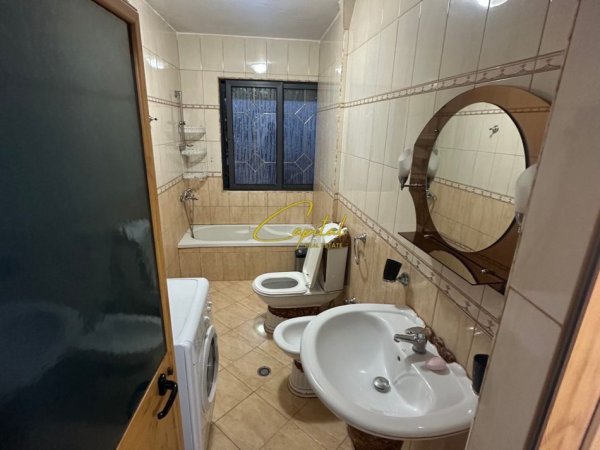 Tirane, jepet me qera apartament 1+1 Kati 5, 55 m² 400 € (OXHAKU)