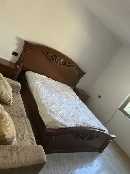 Tirane, jepet me qera shtepi 1+1+Ballkon Kati 1, 320 € (Feti Gjilani)