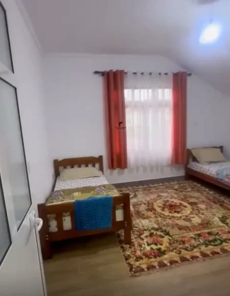 Tirane, jepet me qera apartament 2+1 Kati 3, 70 m² 400 € (ALI DEMI)