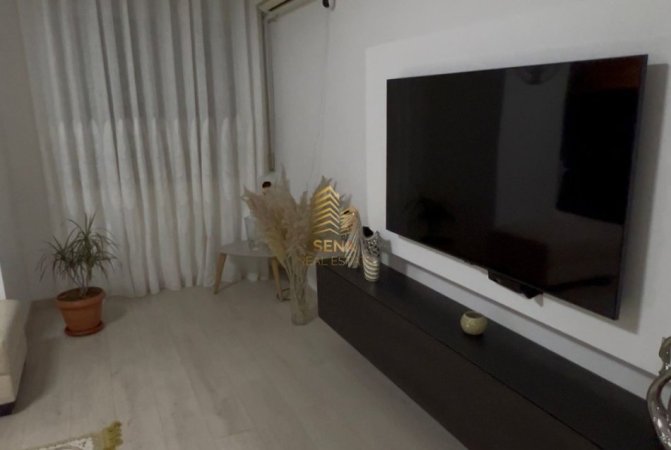 Tirane, jepet me qera apartament 2+1+Ballkon Kati 3, 129 m² 800 € (Brryli)