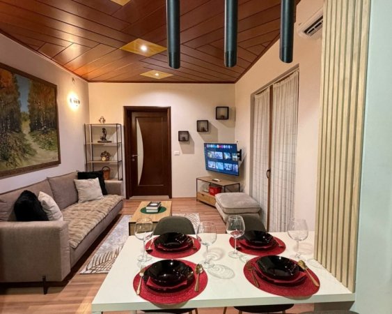 Tirane, jepet me qera apartament 1+1 Kati 2, 65 m² 600 € (Perballe Delijorgjit)