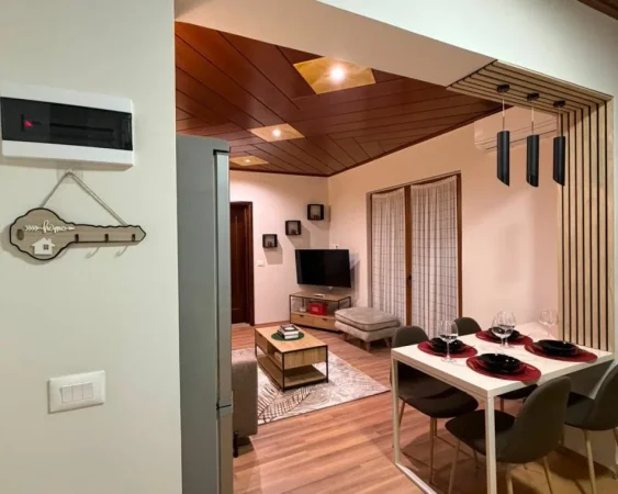 Tirane, jepet me qera apartament 1+1 Kati 2, 65 m² 600 € (Perballe Delijorgjit)