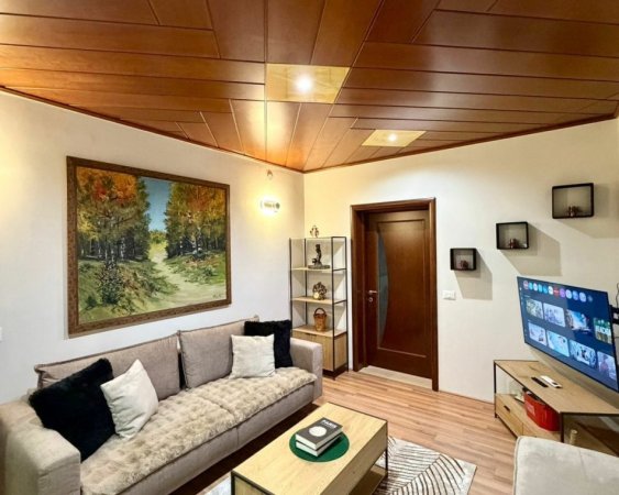 Tirane, jepet me qera apartament 1+1 Kati 2, 65 m² 600 € (Perballe Delijorgjit)