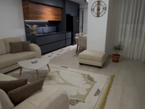 Tirane, jepet me qera apartament 2+1 , 100 m² 800 € (BRRYL)