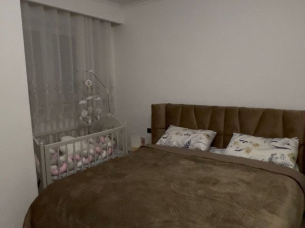 Tirane, jepet me qera apartament 2+1 , 100 m² 800 € (BRRYL)