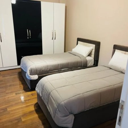 Tirane, jepet me qera apartament 2+1 Kati 4, 95 m² 850 € (Rruga e Kosovareve)
