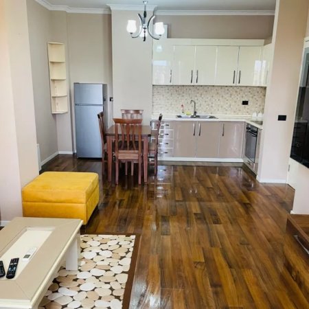 Tirane, jepet me qera apartament 2+1 Kati 4, 95 m² 850 € (Rruga e Kosovareve)