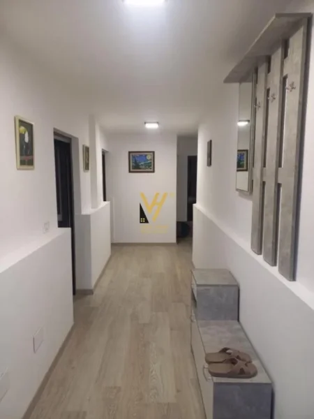 Tirane, jepet me qera apartament 1+1+Ballkon Kati 1, 75 m² 600 € (QYTET STUDENTI)