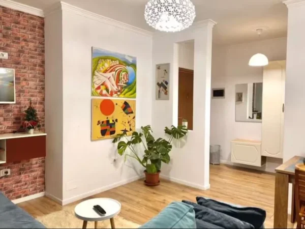 Tirane, shitet apartament 2+1+Ballkon Kati 5, 82 m² 176.000 € (Zogu i Zi)