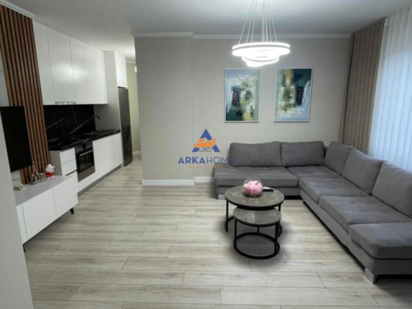 Tirane, jepet me qera apartament 1+1+Ballkon Kati 4, 75 m² 900 € 